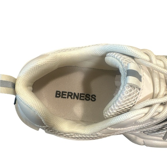 Burness Chunky Sneaker Size 11 Off White Black Lace Up Comfort Insole Athleisure - Picture 9 of 14